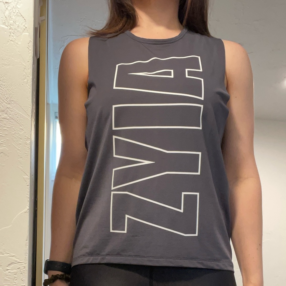 NWOT Women’s Medium ZYIA Dark Gray Muscle Tee Sleeveless Relaxed Top